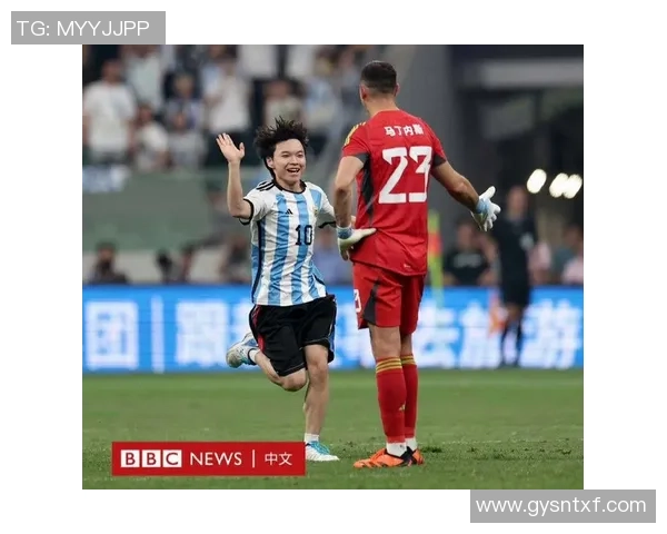 足球明星中国行精彩瞬间回顾与球迷互动热潮分析